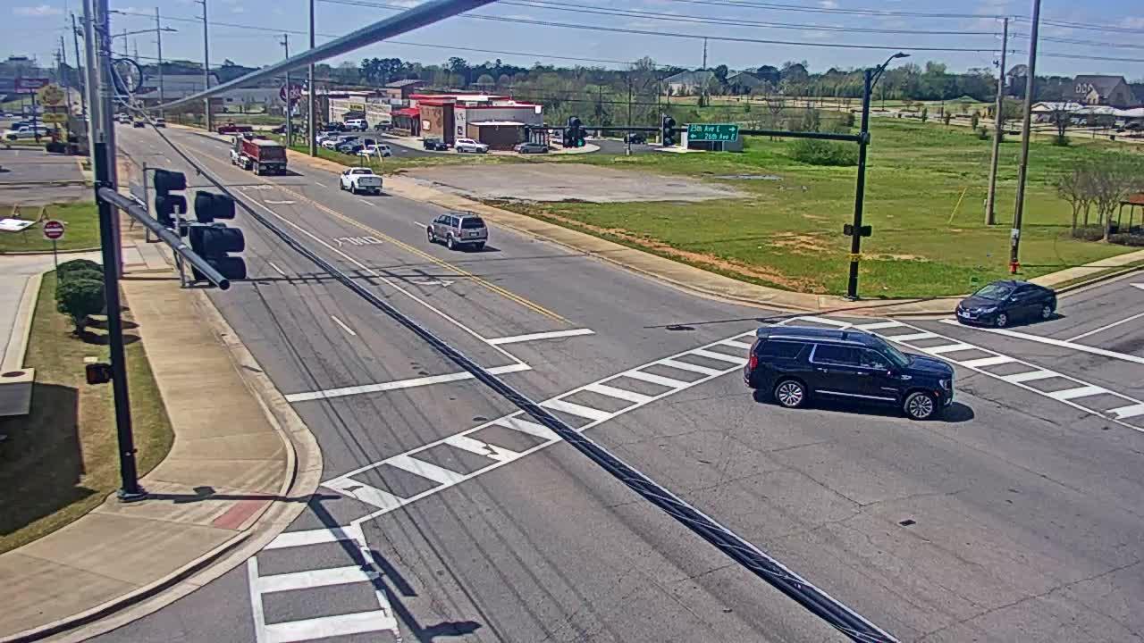 Traffic Cam Tuscaloosa › South: TUS-CAM-University-th
