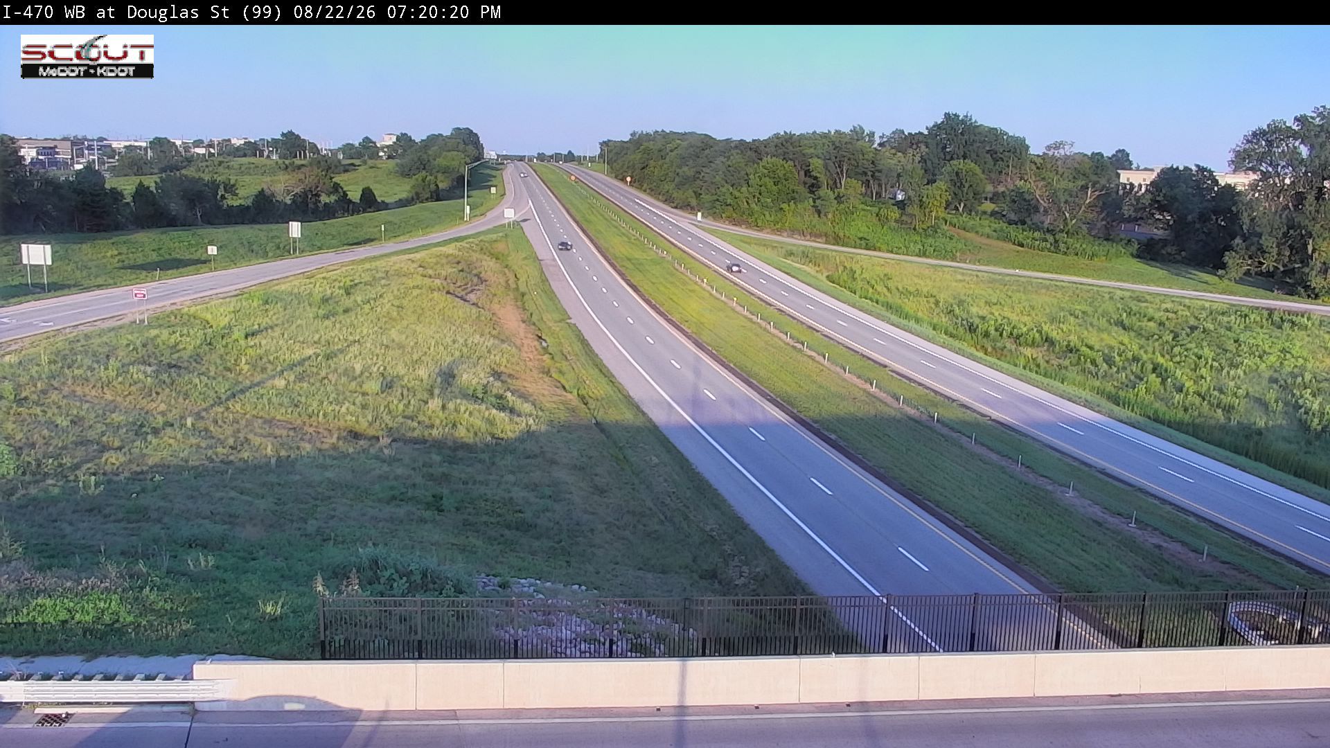 Traffic Cam Lee's Summit: I- W @ DOUGLAS STREET