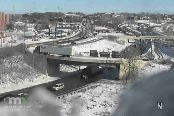 Traffic Cam St. Paul: I-94: I-94 EB @ 7th St