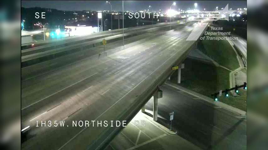 Traffic Cam Fort Worth › North: I-35W @ Northside