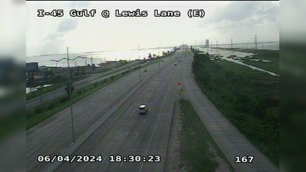 Traffic Cam Galveston › South: IH-45 Gulf @ Lewis Lane (E)