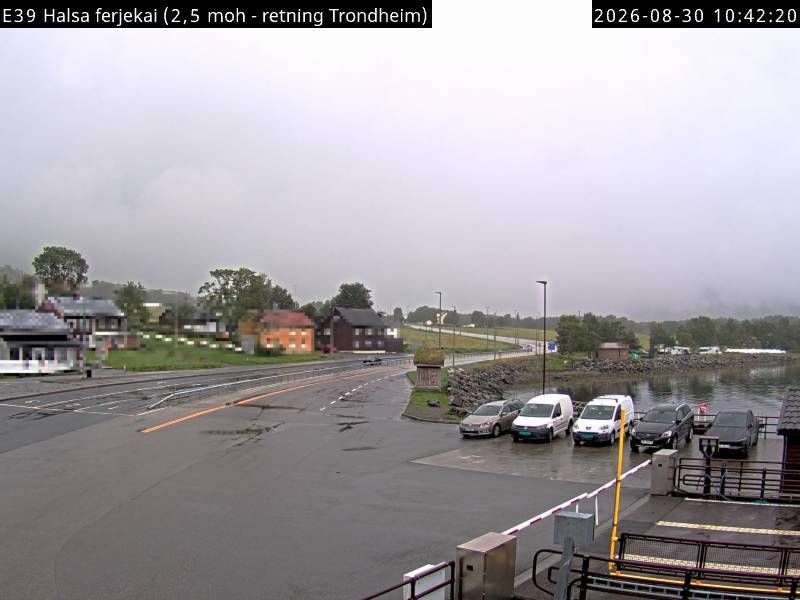 Traffic Cam Halsanaustan: E39 Halsa ferjekai (Trondheim)