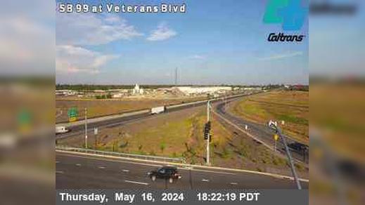 Traffic Cam Fresno › South: FRE-99-VETERANS BLVD