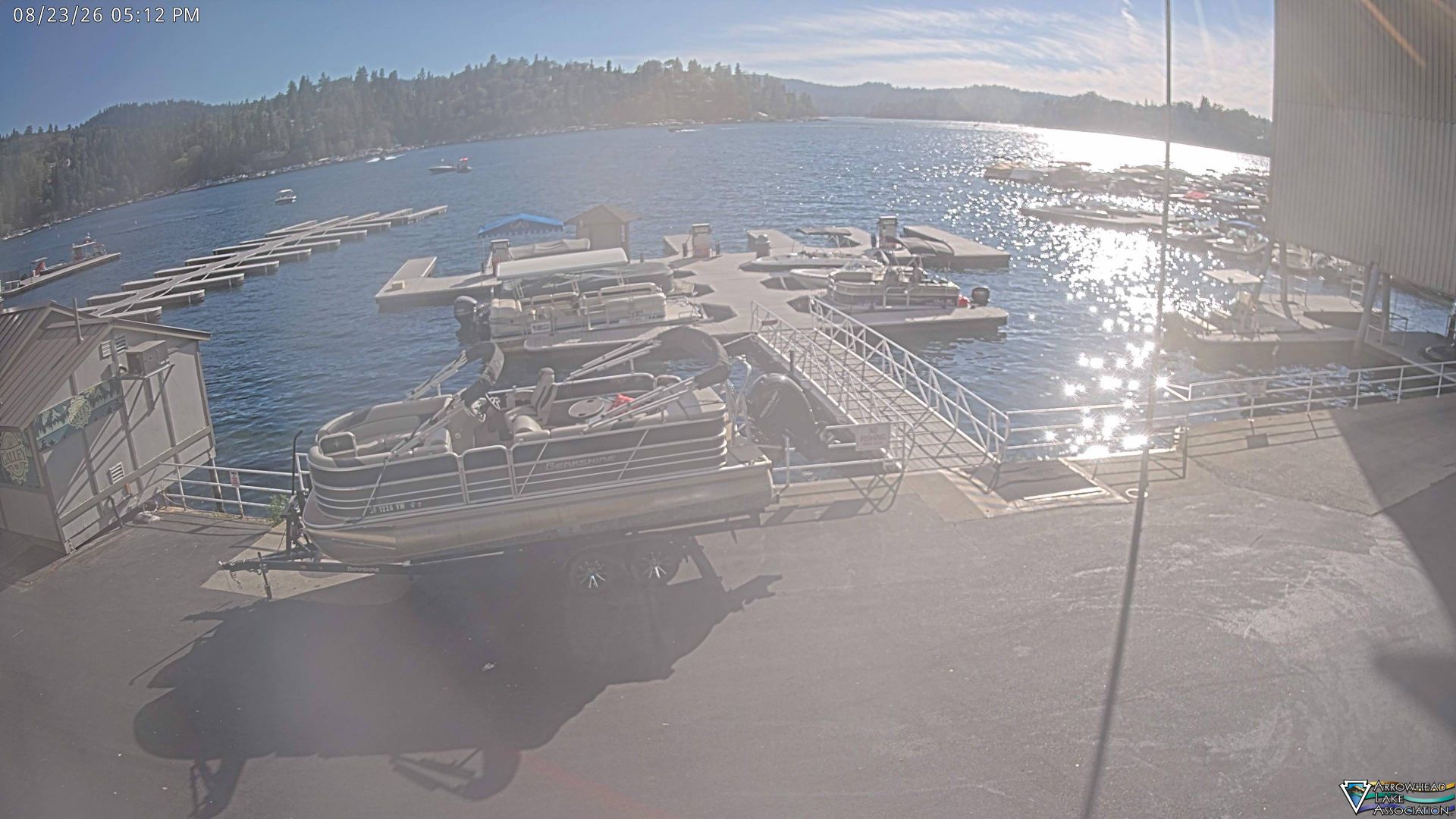 Traffic Cam San Bernardino: Lake Arrowhead Reservoir