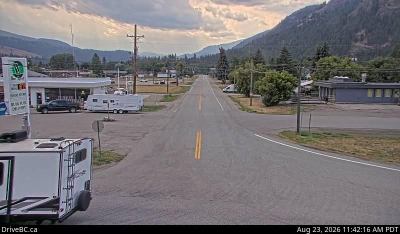 Traffic Cam Midway › South: Hwy 3 in - at Florence St, looking south