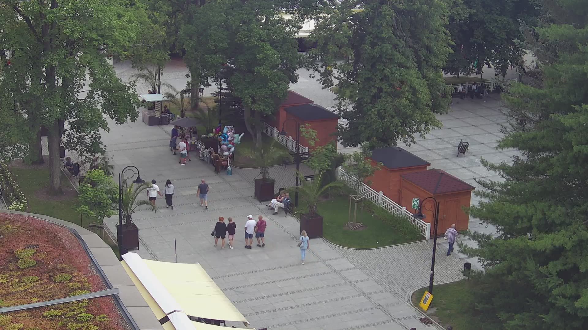 Traffic Cam Polanica-Zdroj: Pijalnia Wód Mineralnych - Park Zdrojowy w Polanicy-Zdroju