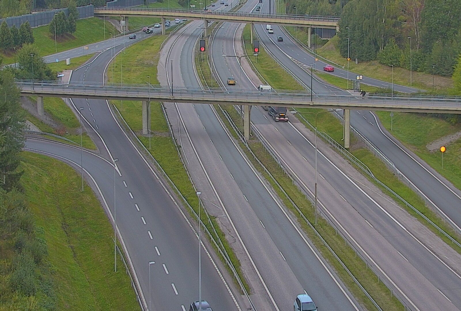 Traffic Cam Espoo: Tie 101 - Turunväylän risteys - Kehä I, Turunväylän risteys