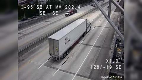 Traffic Cam Cocoa: I-95 @ MM 202.4 SB