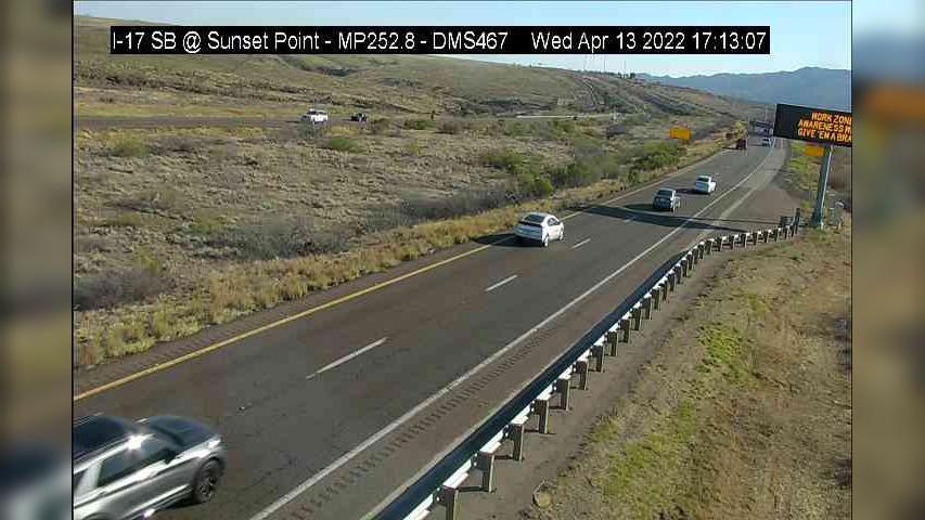 Traffic Cam Bumble Bee › South: I-17 SB 252.83 @Sunset Point - DMS467