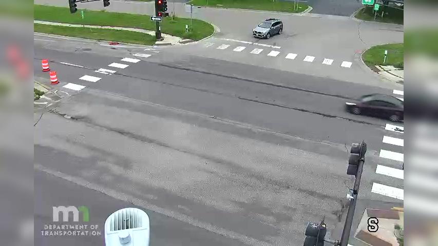 Schaper Rd Traffic at Golden Valley Webcam