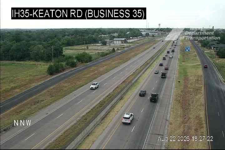 Traffic Cam Sanger › North: I-35 @ Keaton Rd (Business)