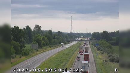 Traffic Cam Riley: I-70: 1-070-105-1-1 E OF SR