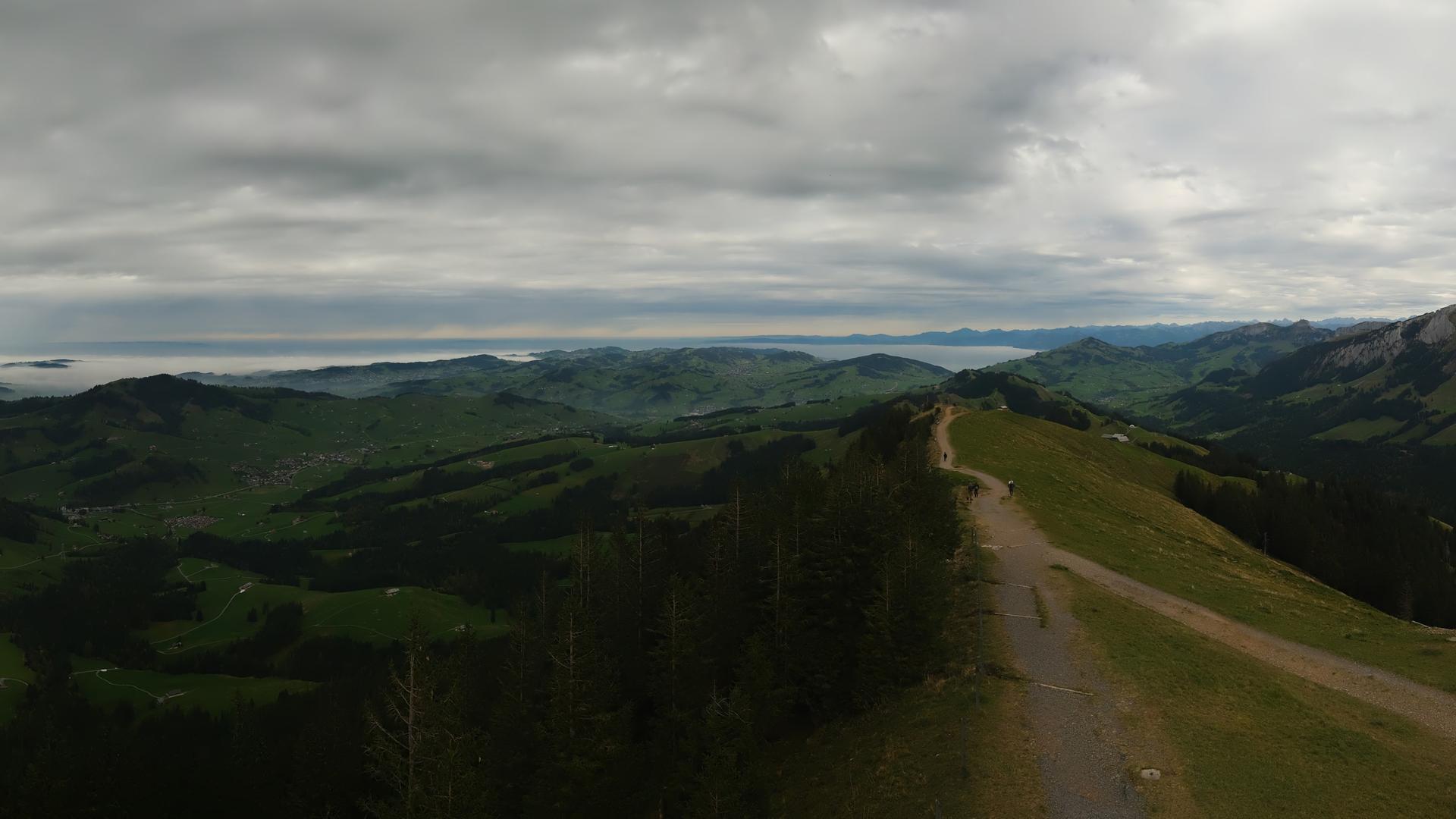 Kronberg Mountain: Scenic Weather Watch Webcam