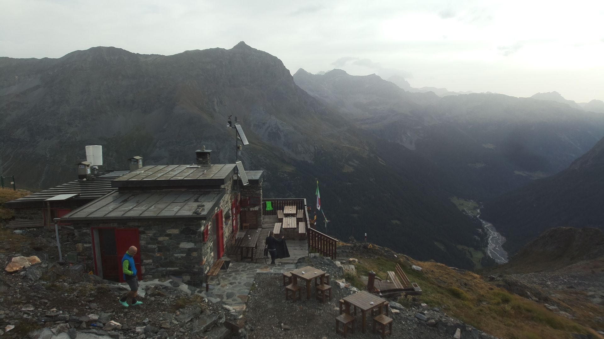 Traffic Cam Chiareggio › North-East: Rifugio Del Grande Camerini