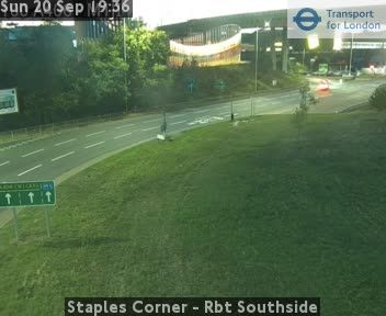 Traffic Cam London: Staples Corner - Rbt Southside