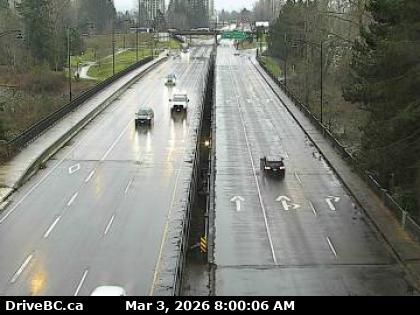 Traffic Cam West Vancouver › East: Taylor Way and Marine Drive intersection, looking east toward Lions Gate Bridge