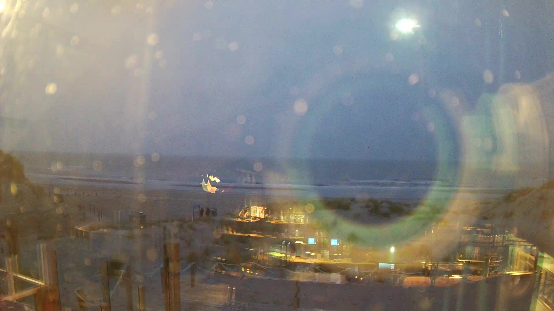 Traffic Cam Den Hoorn › South-West: Strandpaviljoen Paal 9 - Texel