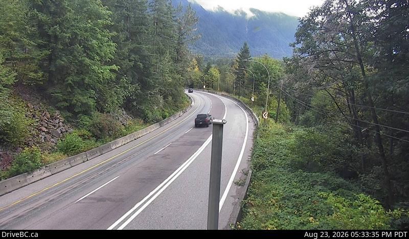 Traffic Cam Harrison Hot Springs › West: Hwy 1, near Herrling Island, looking west