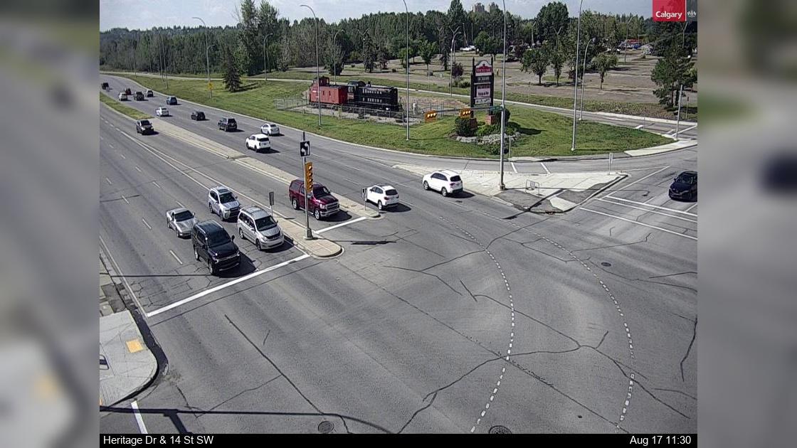 Traffic Cam Chinook Park: Heritage Drive - 14 Street SW