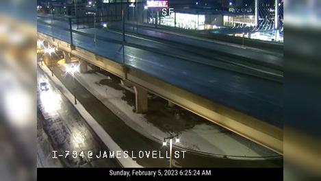 Traffic Cam Wilson Park: I-794 at James Lovell St