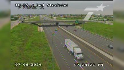Traffic Cam Jarrell › North: I-35 @ Bud Stockton Lp