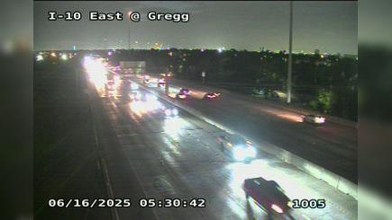 Traffic Cam Houston › West: I-10 East @ Gregg