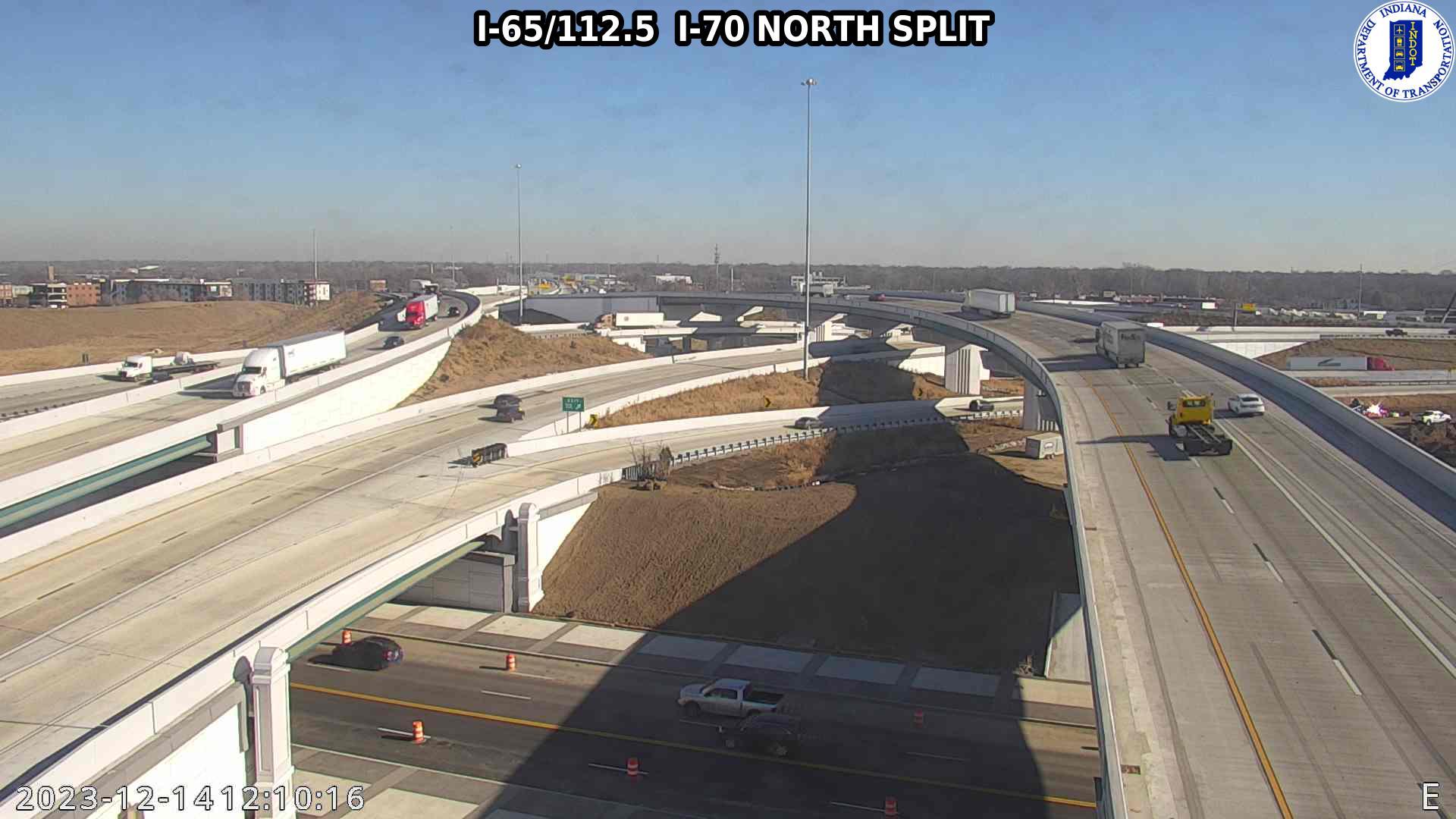 Traffic Cam Young's Sub: I-65: I-65/112.5 I-70 NORTH SPLIT: I-65/112.5 I-70 NORTH SPLIT
