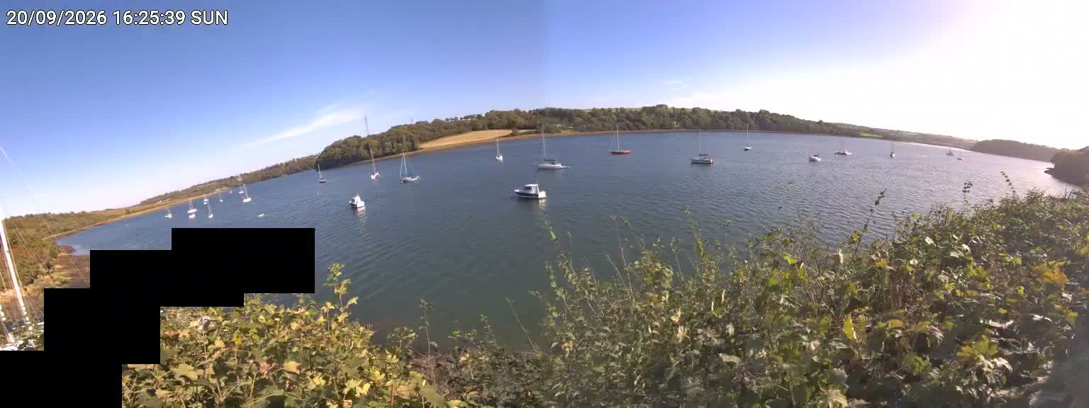 Traffic Cam Pembroke Dock › South: Rudders Boatyard