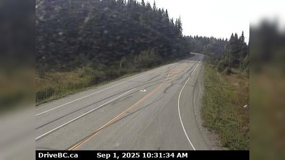 Traffic Cam Summit Lake › South: Hwy 97 at - Rd, about 48.5 km north of Prince George, looking south