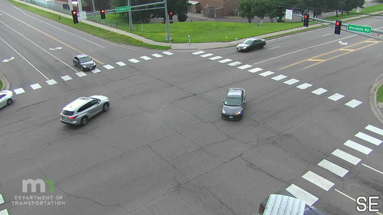 Traffic Cam Inver Grove Heights: Robert St SB @ Mendota Rd