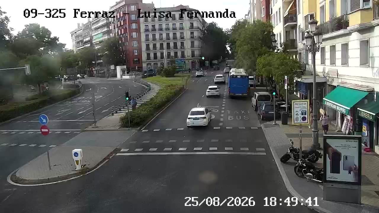 Traffic Cam Arguelles: PLAZA DE ESPA�A - GRAN VIA
