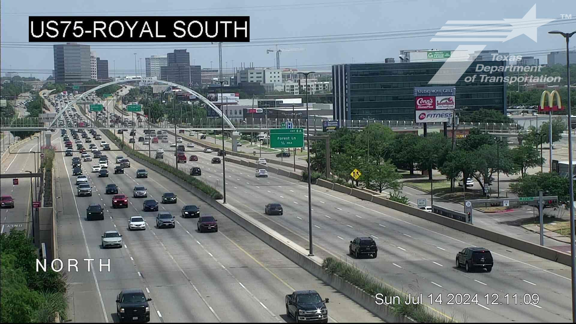 Traffic Cam Dallas › North: US 75 @ Royal South