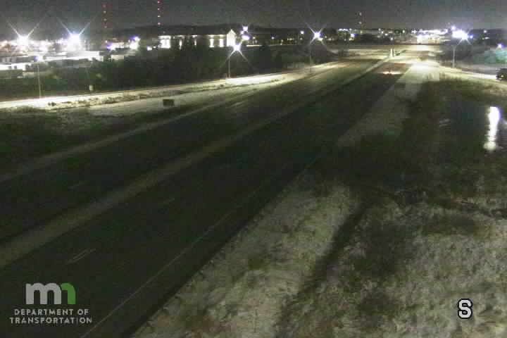 Traffic Cam Blaine: I-35W: I-35W SB @ Lake Dr