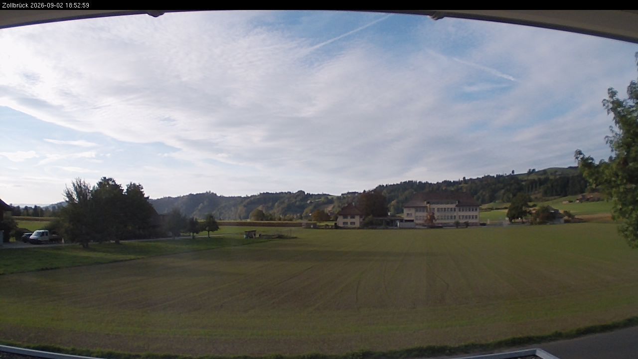 Zollbrück › Norden: Schulhaus Than