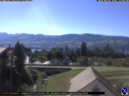 Feldbach: Blick über den Zürichsee Richtung Schwyzer Voralpen und Glarneralpen