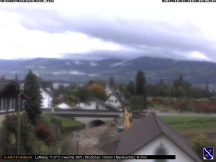 Feldbach: Blick über den Zürichsee Richtung Schwyzer Voralpen und Glarneralpen