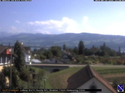 Feldbach: Blick über den Zürichsee Richtung Schwyzer Voralpen und Glarneralpen