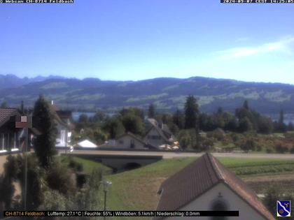 Feldbach: Blick über den Zürichsee Richtung Schwyzer Voralpen und Glarneralpen