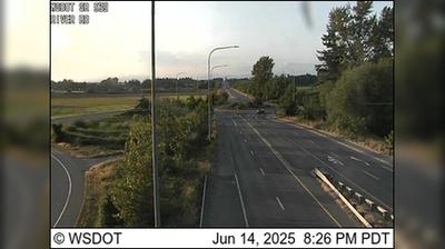 Bellingham: Traffic & Landscape at River Rd