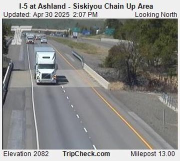 Traffic Cam Ashland: I-5 at - Siskiyou Chain Up Area