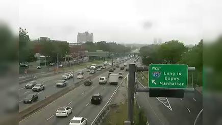 Traffic Cam New York › West: I-495 at Underhill Avenue