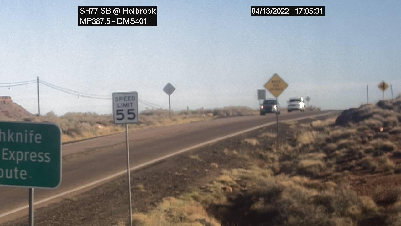 Traffic Cam Holbrook › South: SR-77 SB 387.50 - DMS401 - Cam02