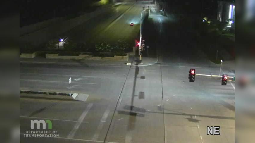 Traffic Cam Rochester: T.H.52 SB @ 2nd St SW (MP)