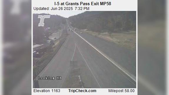 Traffic Cam Grants Pass: I-5 at - Exit MP58