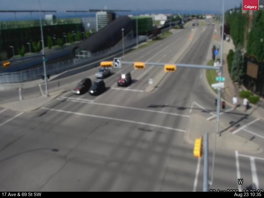 Traffic Cam Strathcona Park: 17 Ave - 69 Street SW
