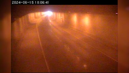 Traffic Cam Duluth: I-35: I-35 SB (Leif Ericson Tunnel)