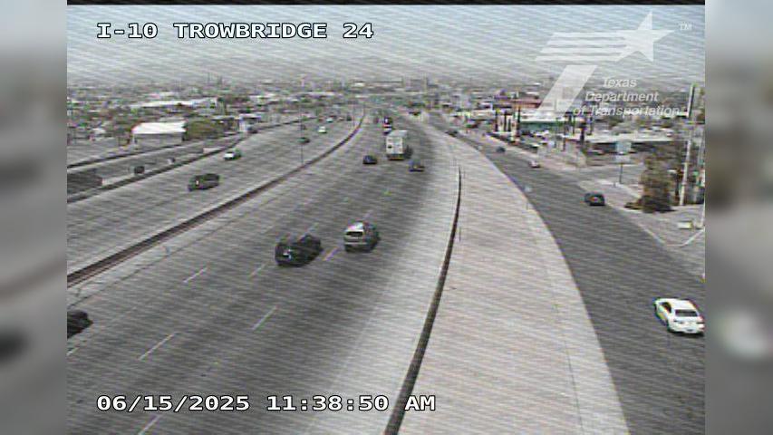 Traffic Cam El Paso › West: I-10 @ Trowbridge