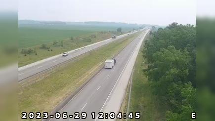 Traffic Cam Crown Center: I-70: 1-070-055-0-2 E OF LAKE VALLEY RD