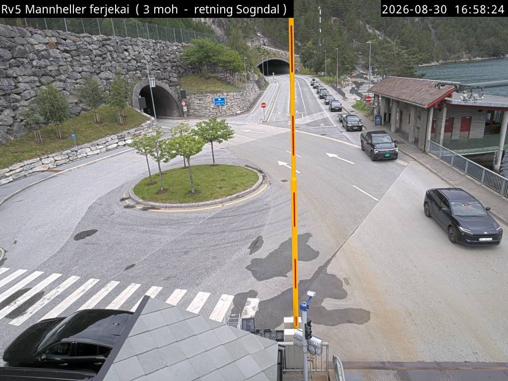 Traffic Cam Kaupanger: R5 Mannheller ferjekai (Sogndal)
