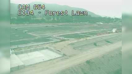 Traffic Cam Burbank › East: Camera 654 :: E134 - W/O FOREST LAWN DR: PM 3.68